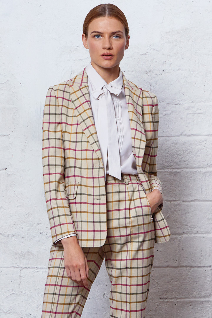 Blazer Amol